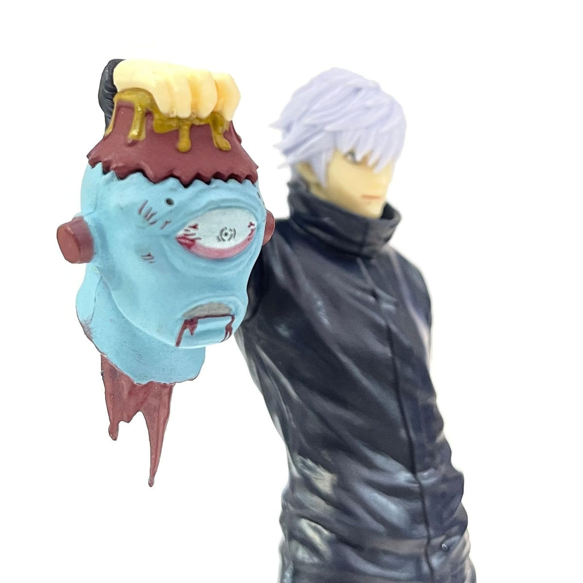 Gojo Saturo holding Jogo head